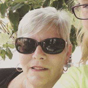 Meet your Posher, Dolores